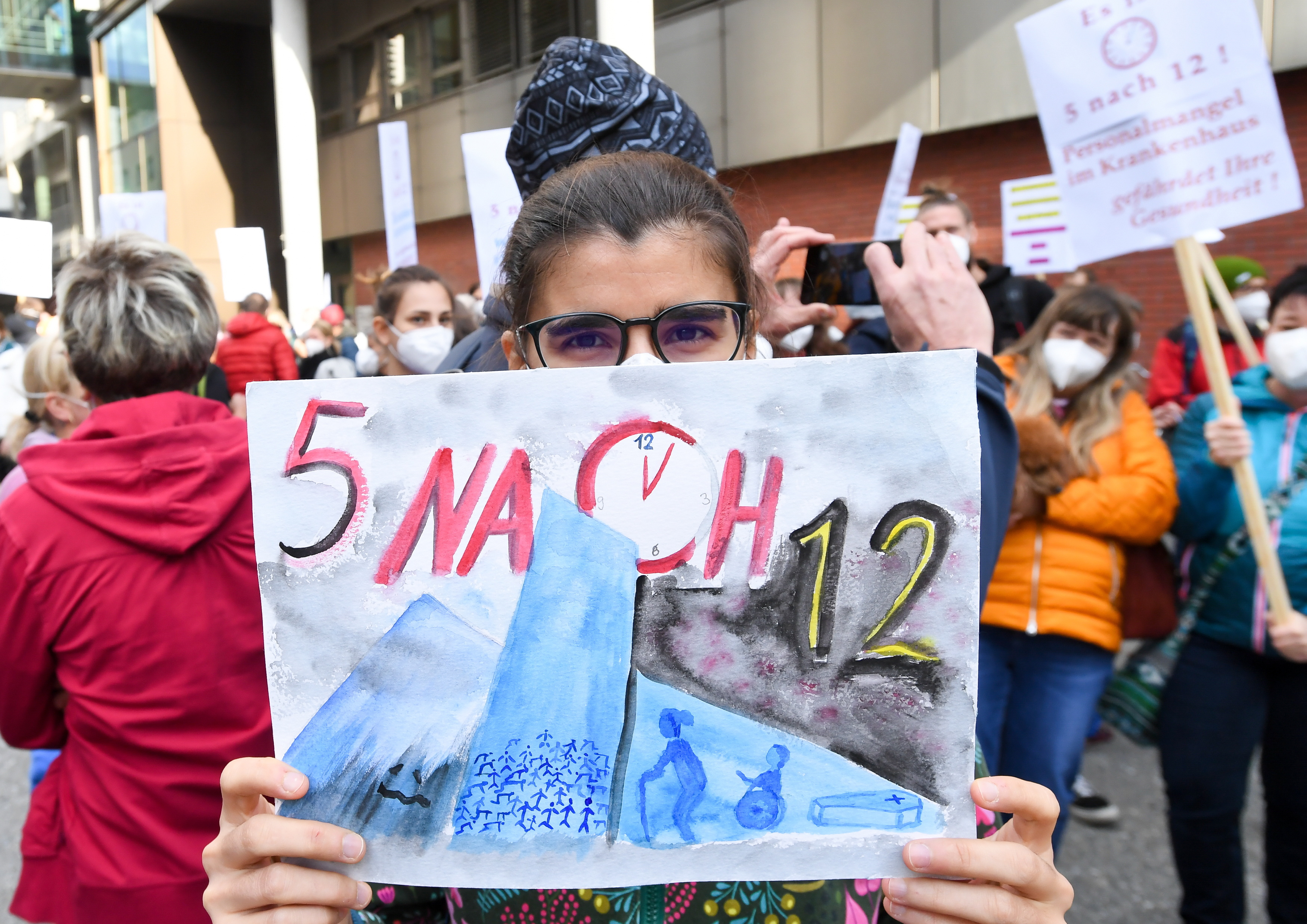 Die Pflegekräfte protestieren