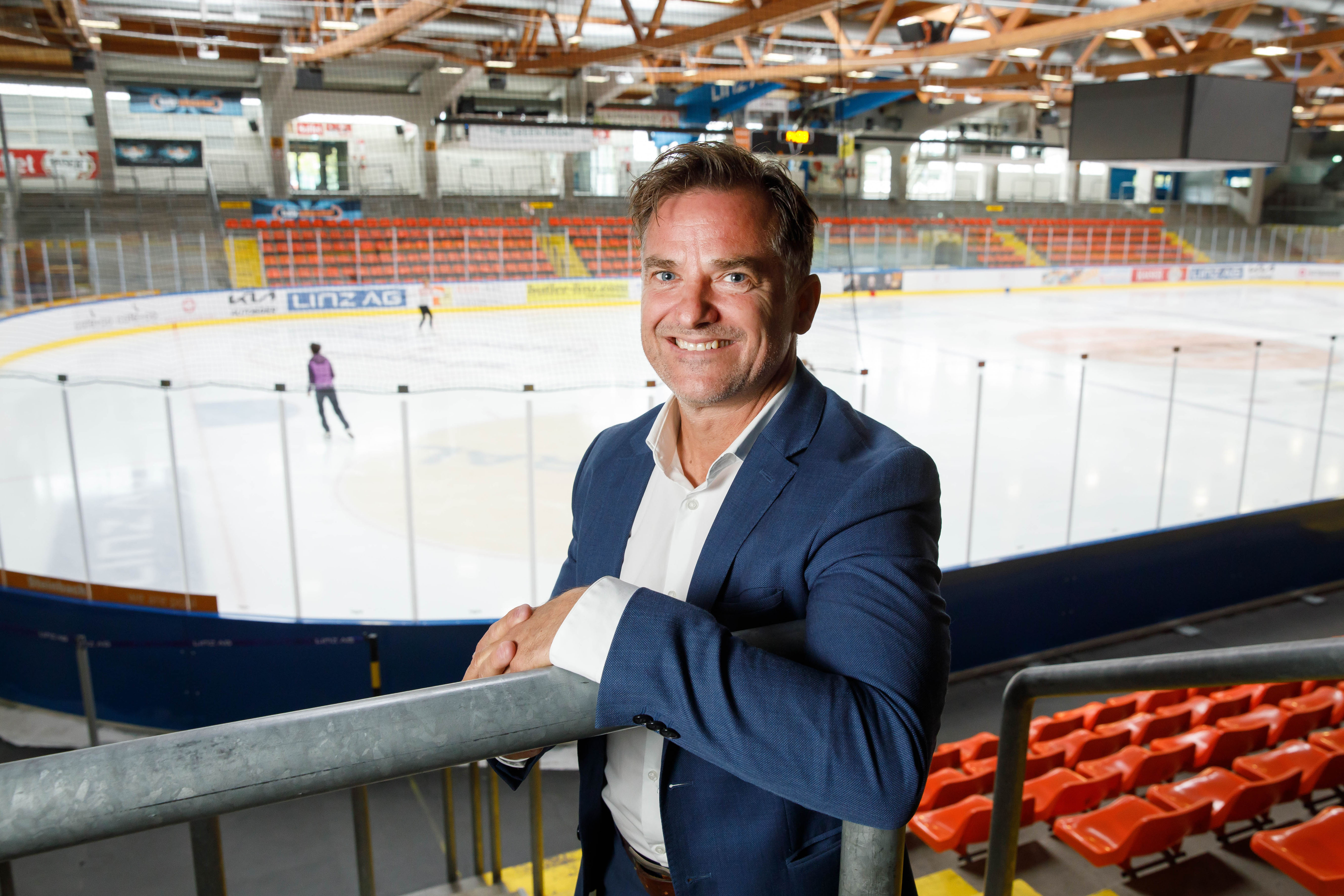 Peter Nader Steinbach Black Wings Linz