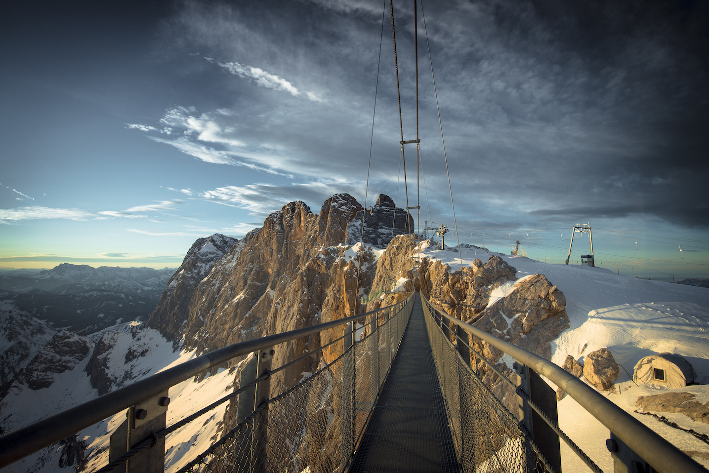 Hängebrücke Dachsteingletscher | Credit: Copyright: Spotcatch / Westend61 / picturedesk.com