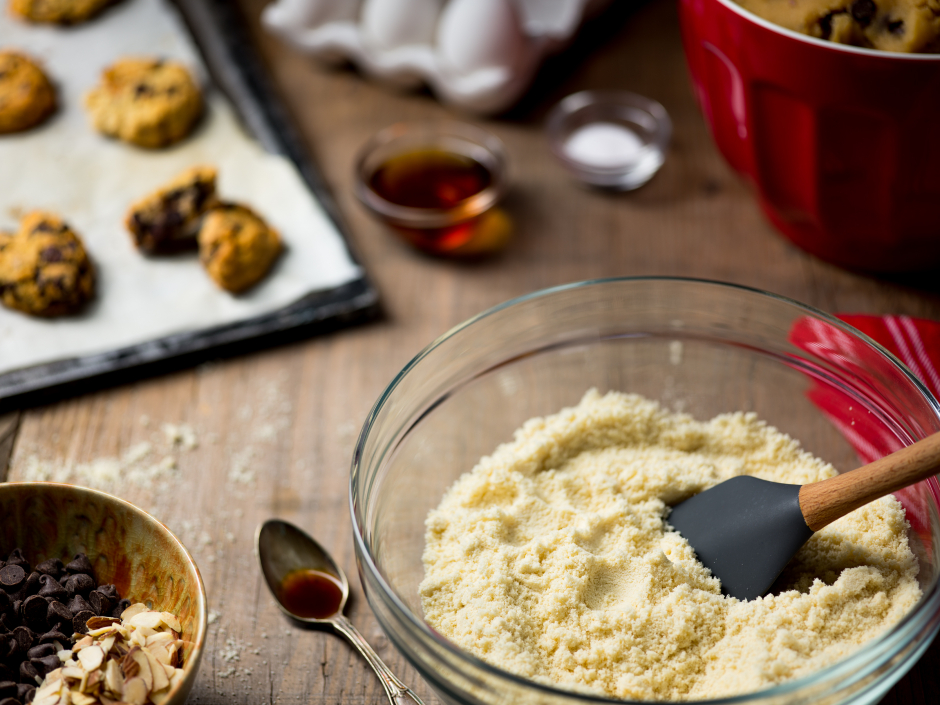 Backen für Weihnachten mit Mandelmehl | Credit: iStock.com/Karen Kirkland