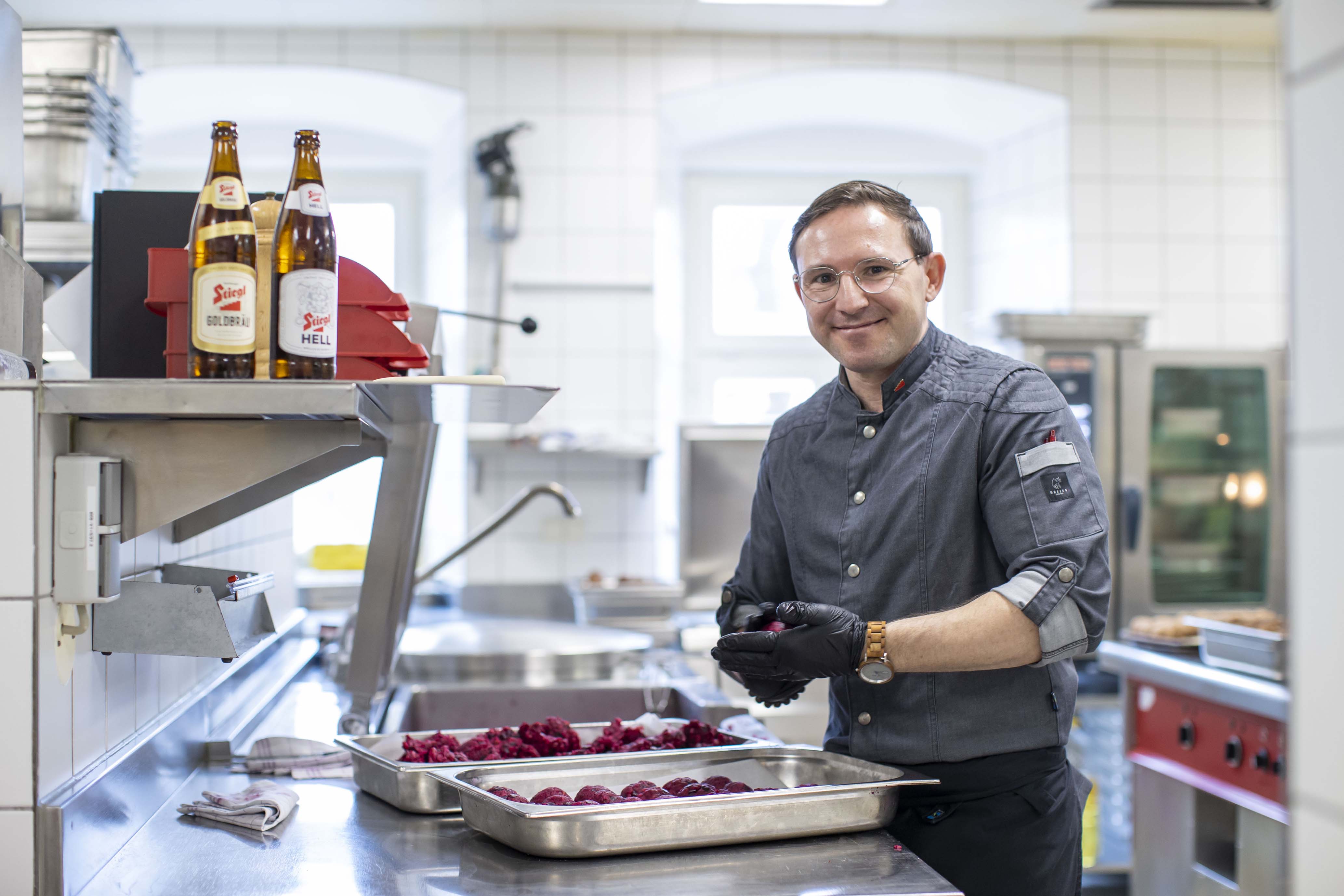 Die Knödel-Vorbereitungen laufen auf Hochtouren | Credit: Neumayr/Christian Leopold