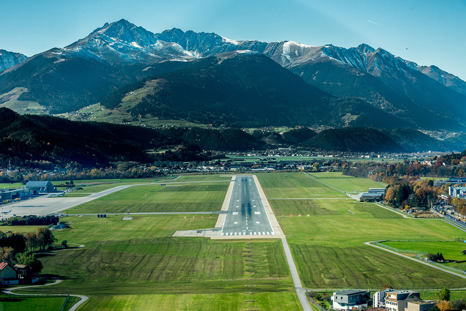 Flughafen Innsbruck | Credit: iStock.com/alex0208