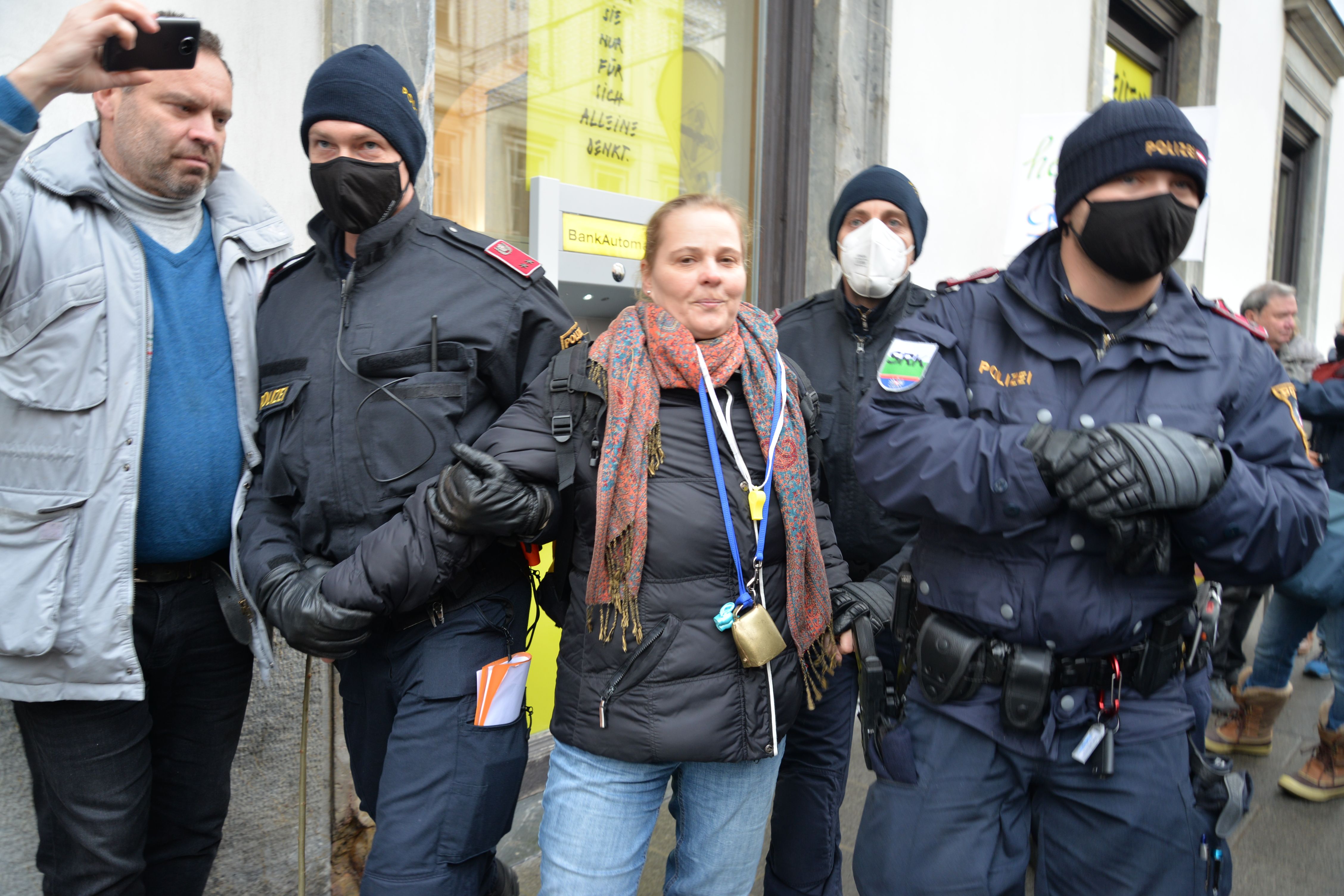 Ehemalige Ärztin bei Corona-Demo festgenommen