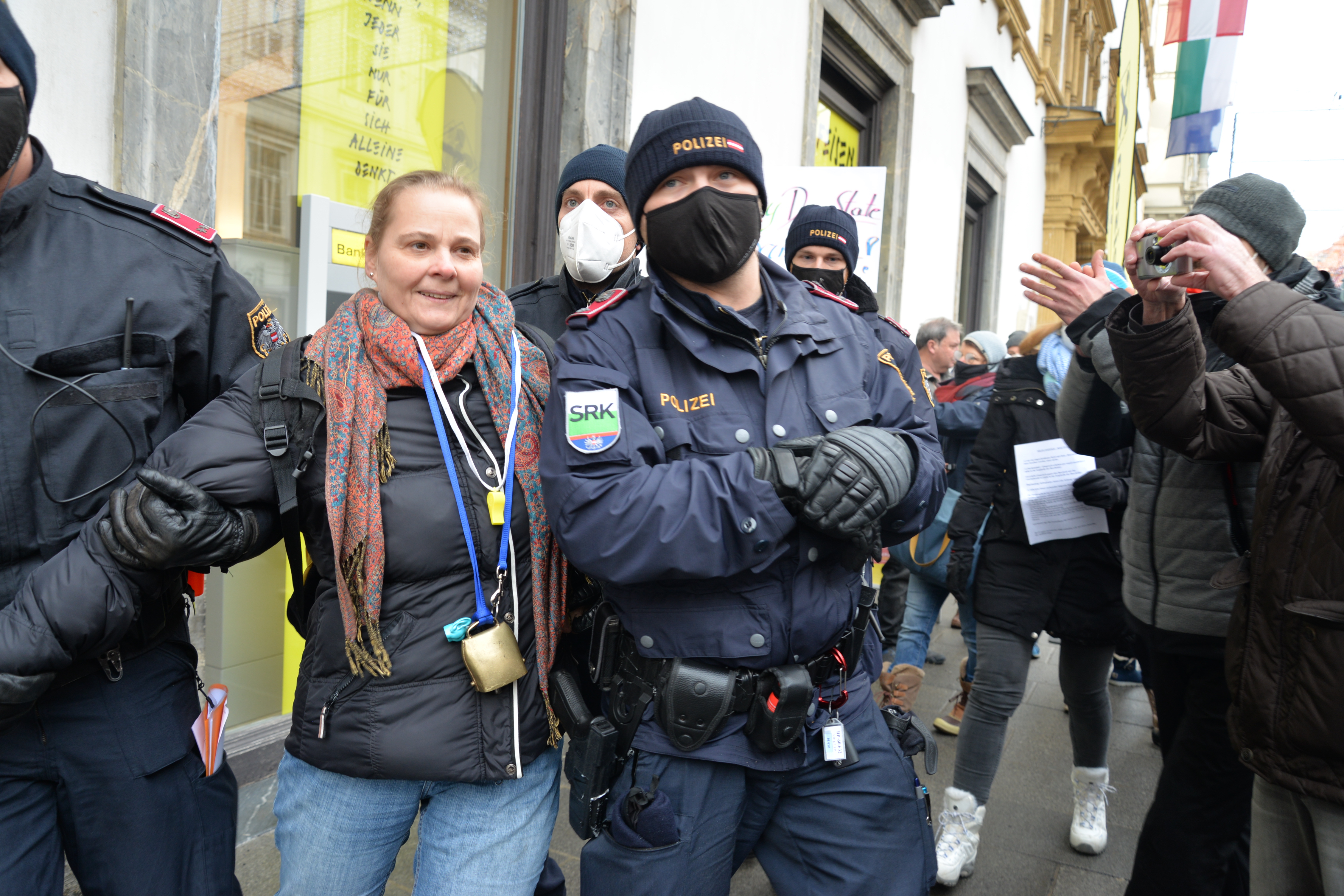 Corona-Aktivistin Konstantina Rösch bei Demo festgenommen
