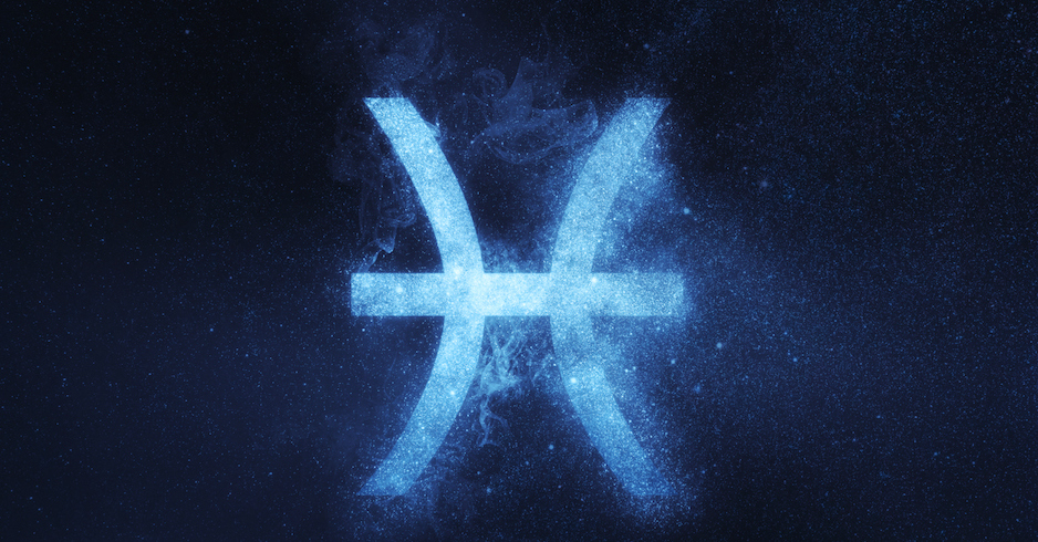 Symbol Sternzeichen Fische vor Sternenhimmel