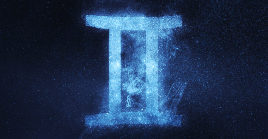 Symbol Sternzeichen Zwilling vor Sternenhimmel