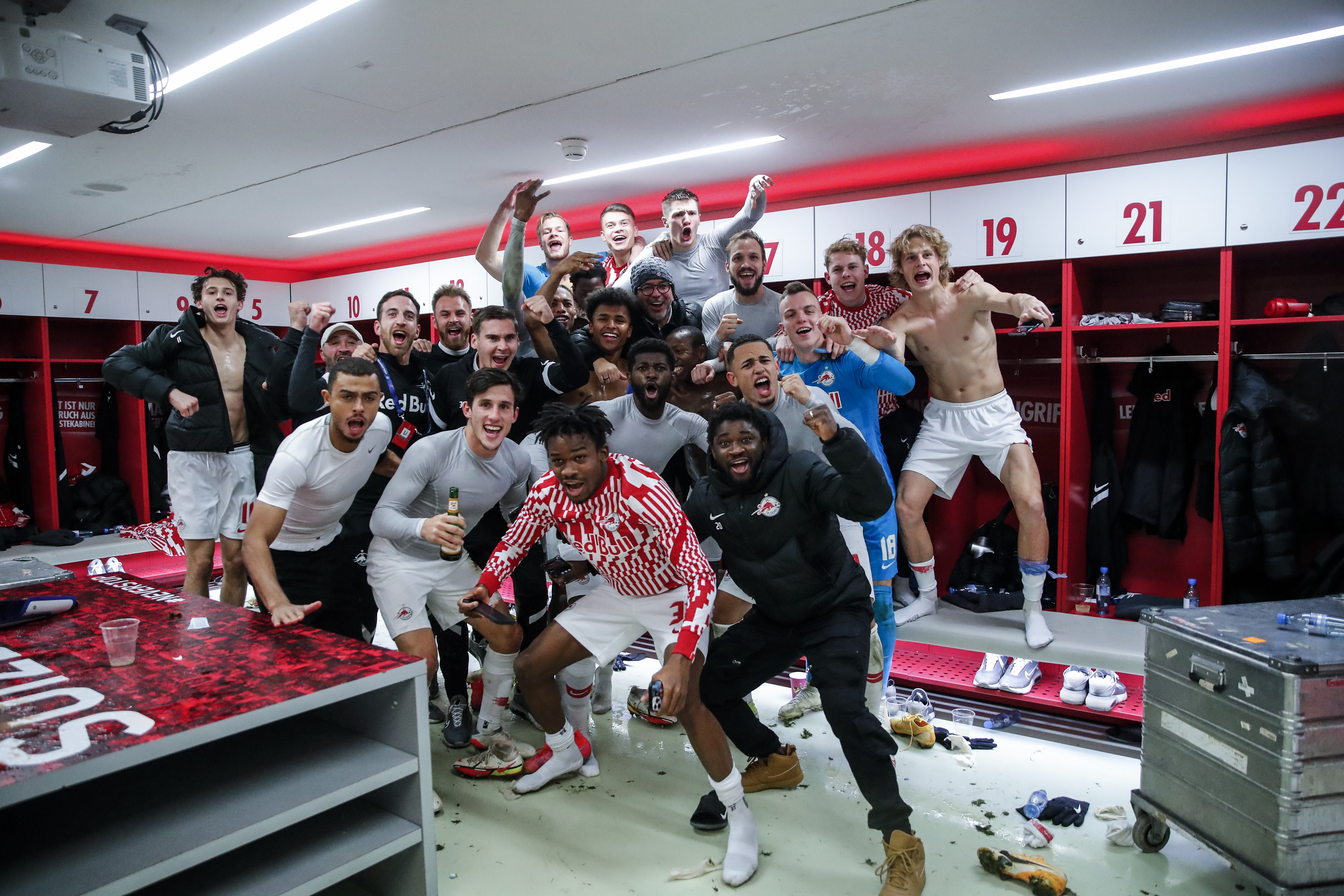 Kabinenparty | Credit: FC Red Bull Salzburg/ Getty Images