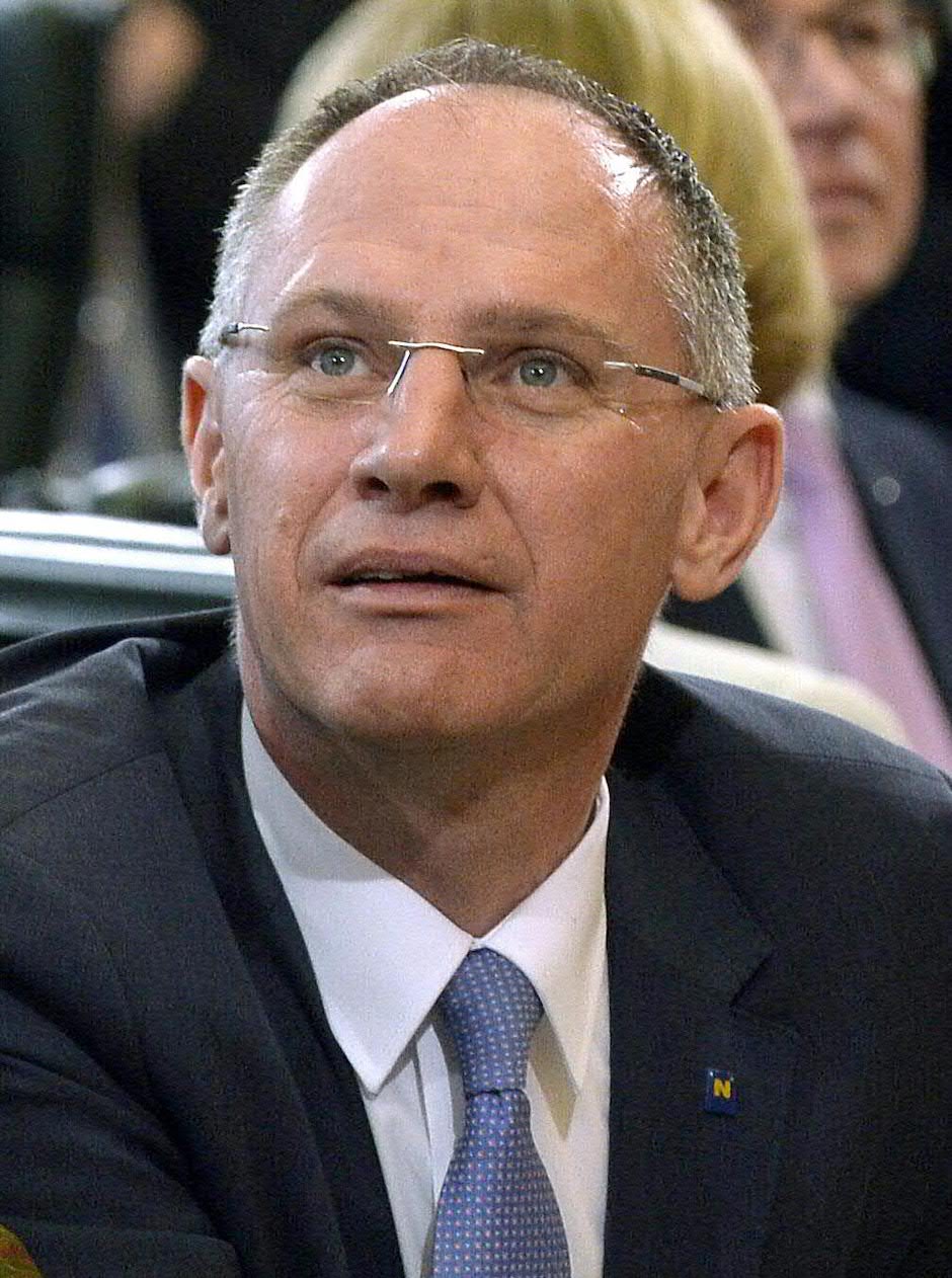 Gerhard Karner, mit Brille