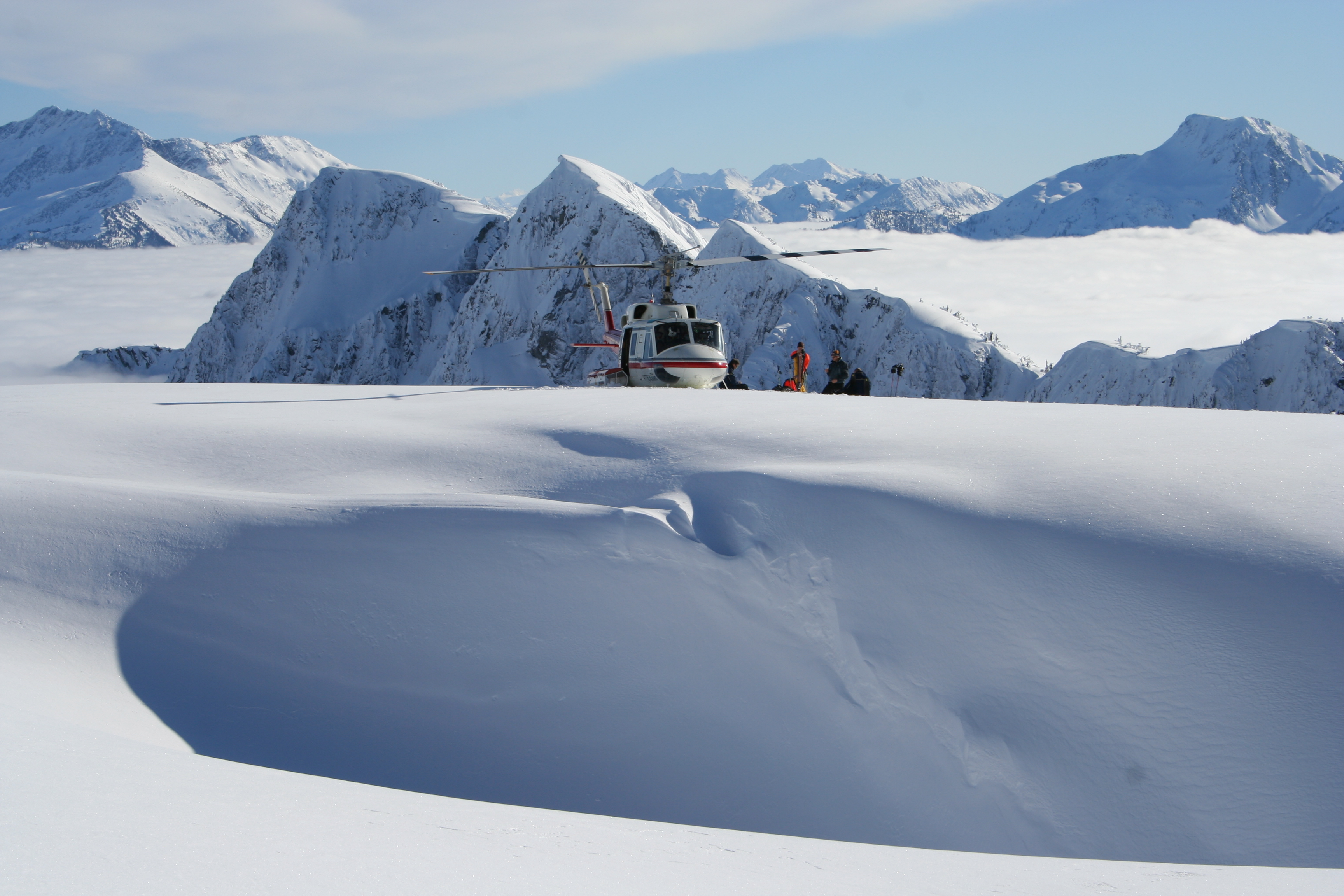 Abenteuer Heliskiing | Credit: iStock.com/harmphotos