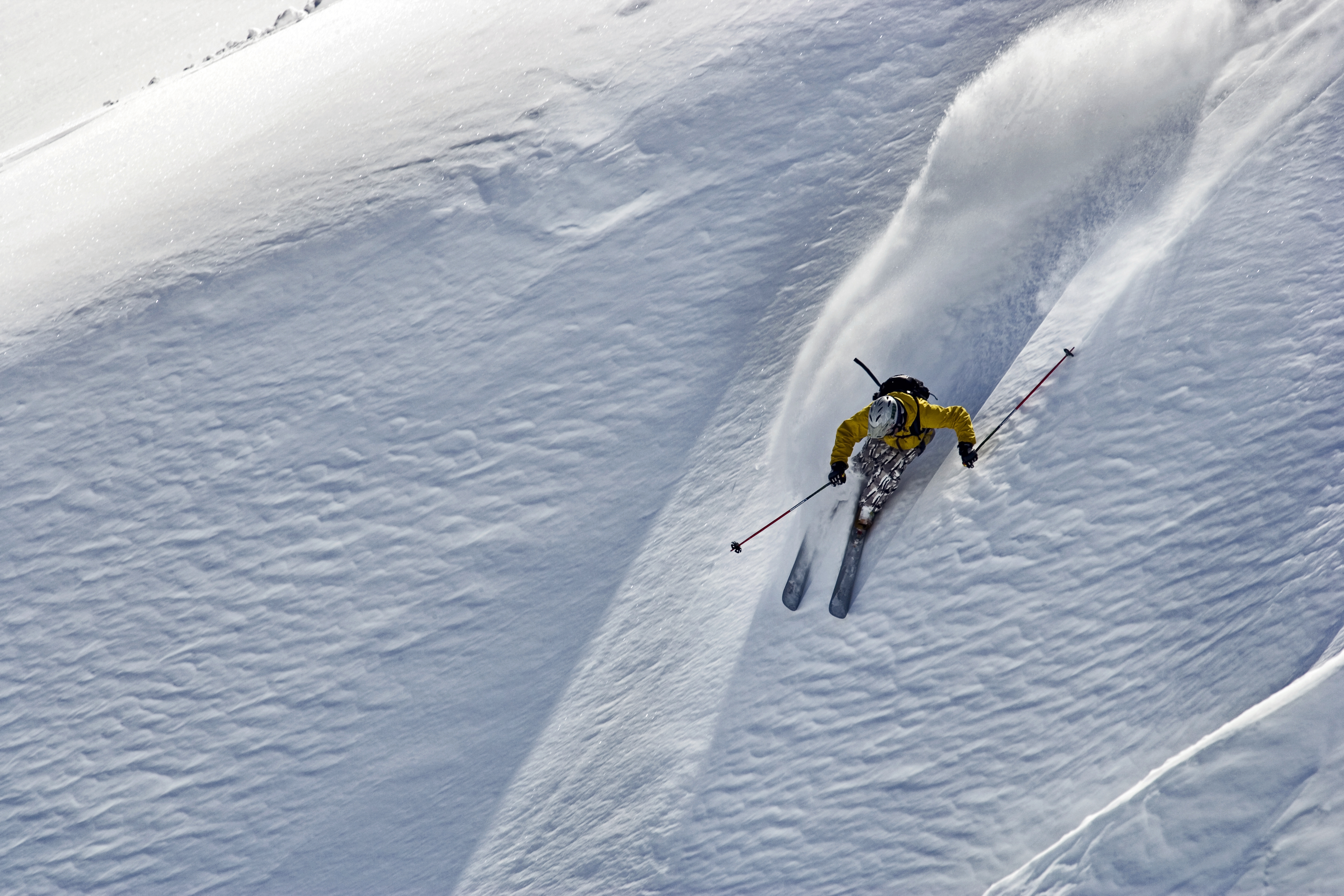 Einsame Hänge beim Heliskiing | Credit: iStock.com/VitekLudvik