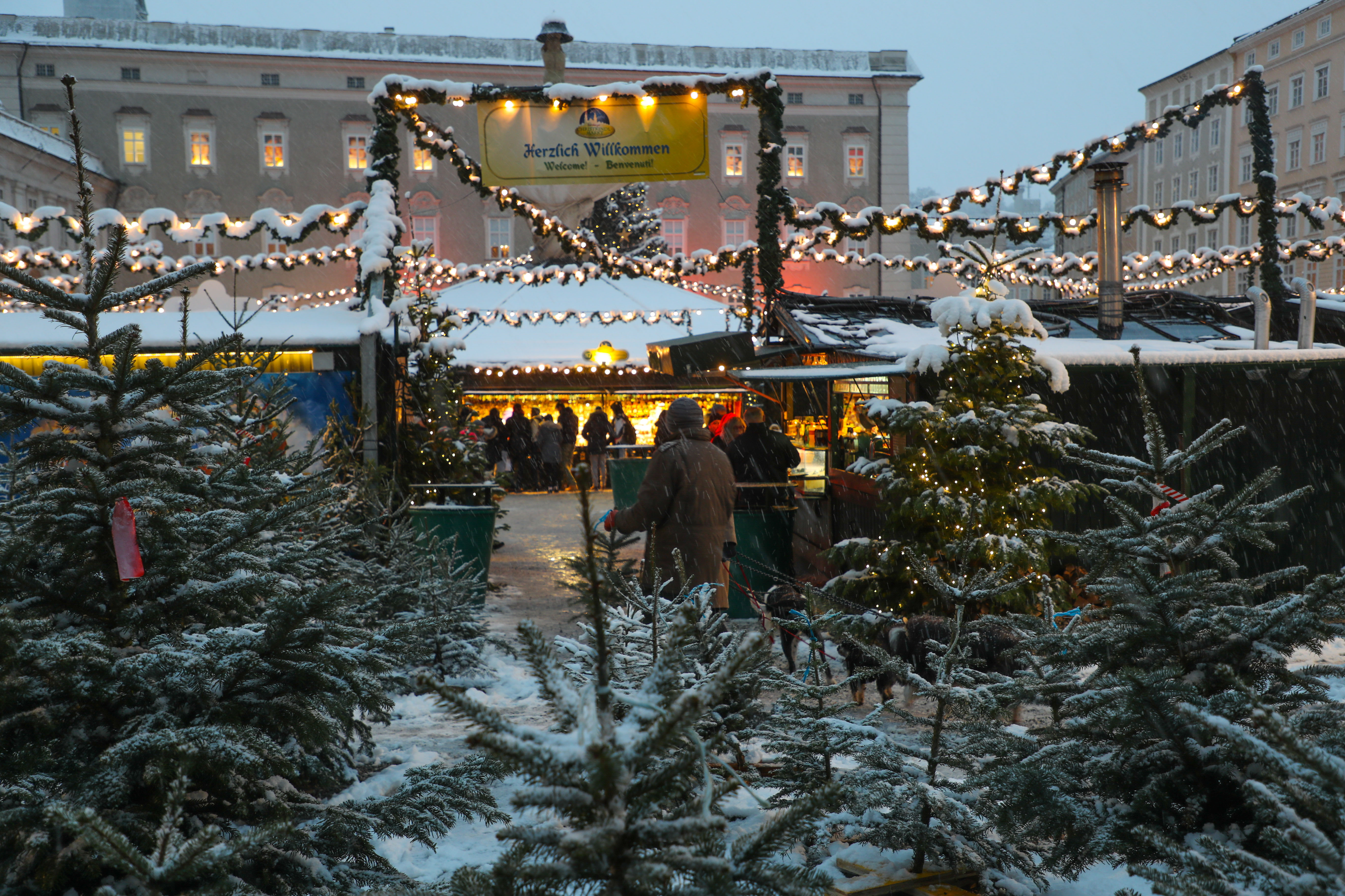 Christkindlmarkt | Credit: www.neumayr.cc