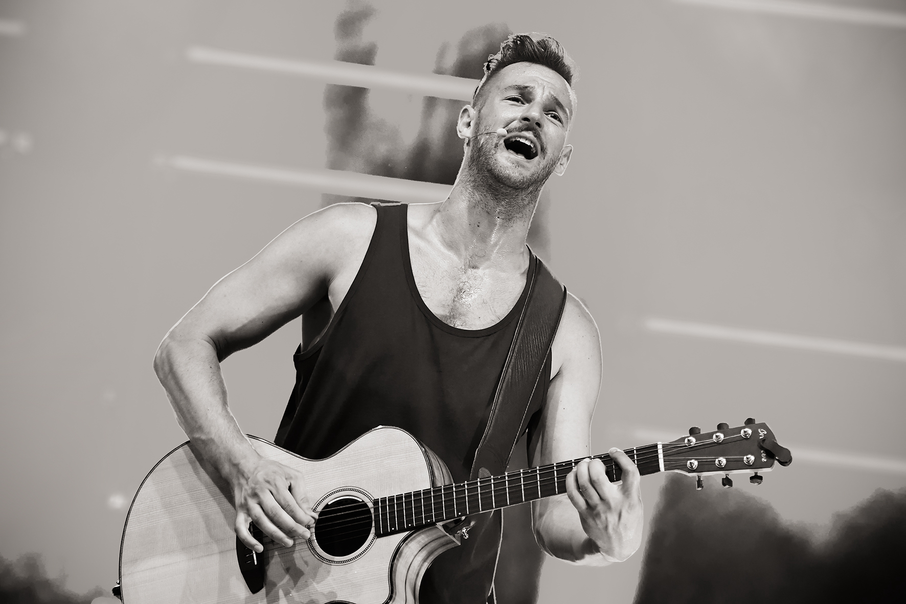 Paul Pizzera knutscht zu Silvester fremd