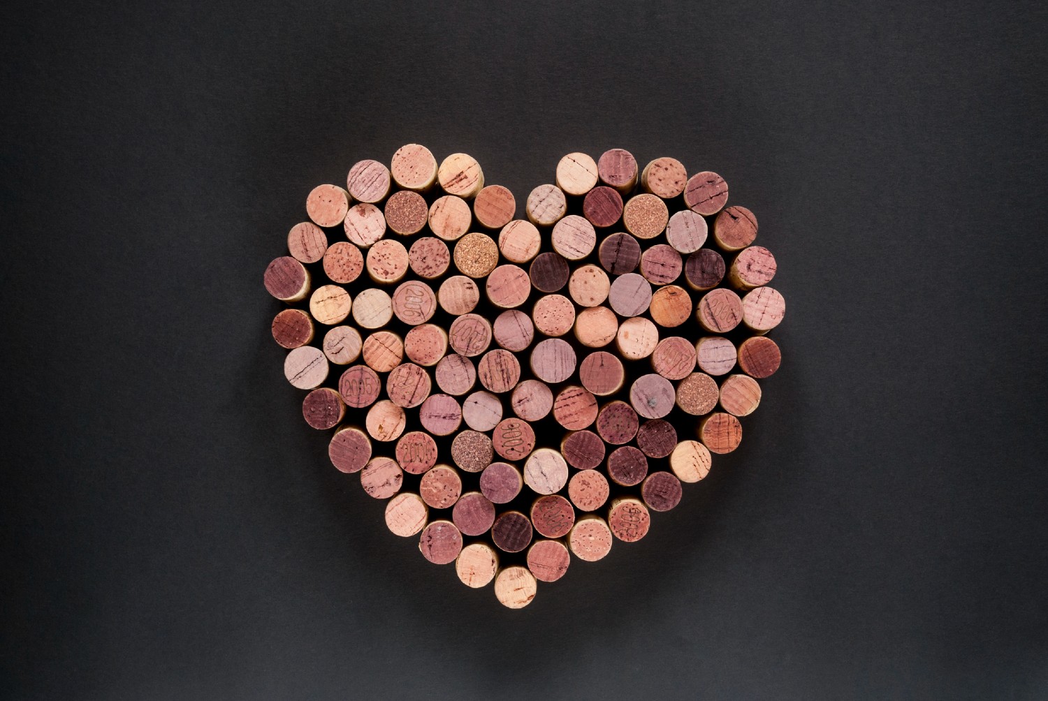 Pinnwand-Herz aus Korken | Credit: iStock/akibarubensztain