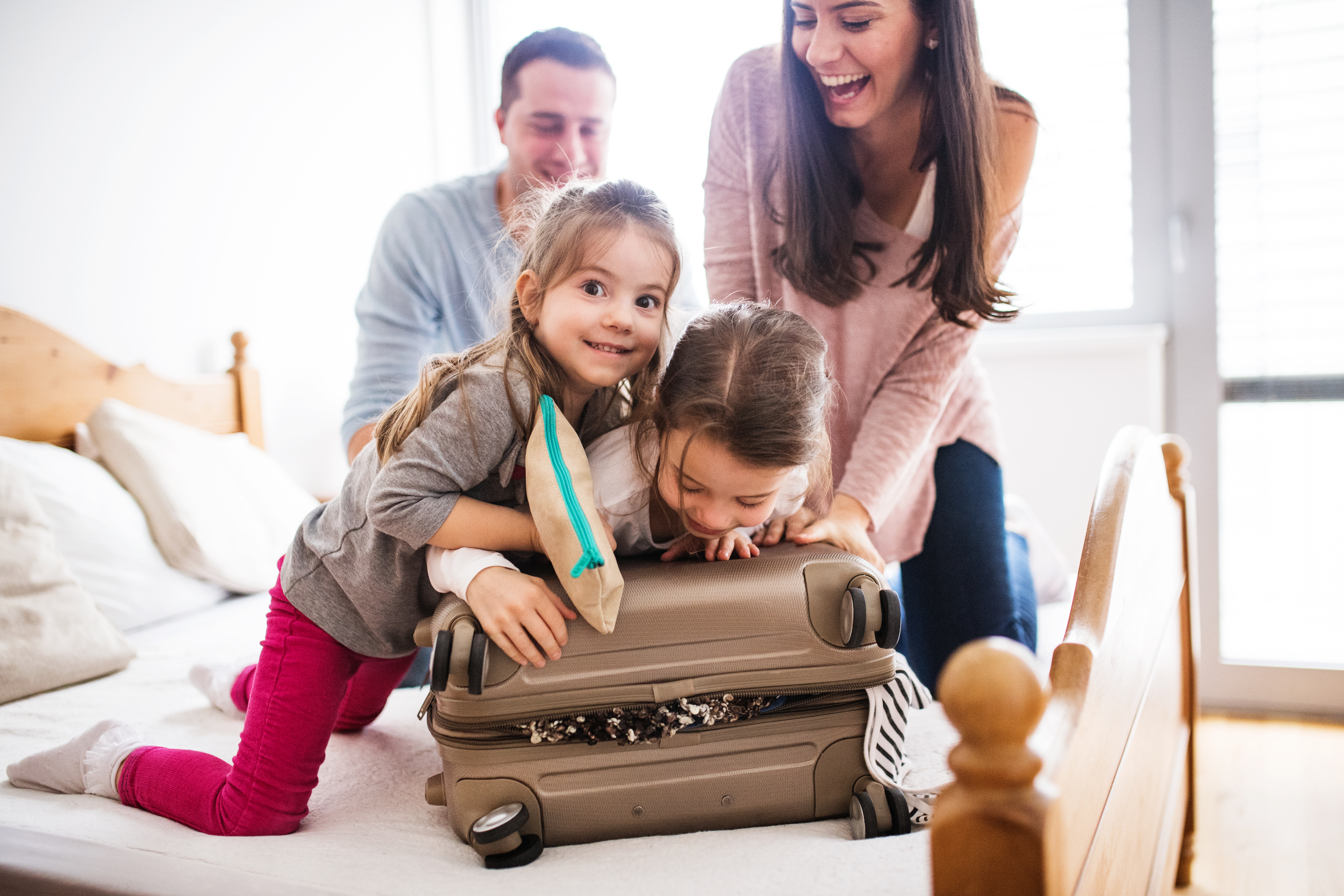 Urlaub im Familienhotel | Credit: iStock.com/Halfpoint