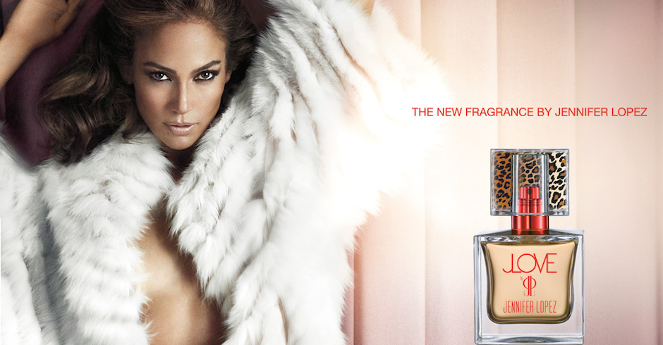 JLo mit weißer Felljacke plus Flakon