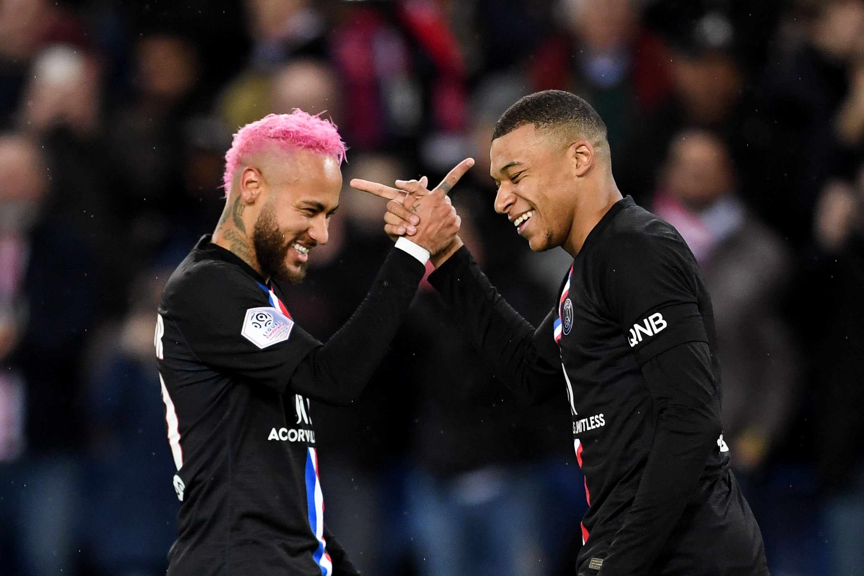 Neymar bunte Haare | Credit: MARTIN BUREAU / AFP / picturedesk.com