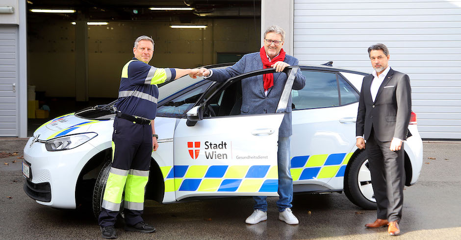 Übergabe eines E-Autos | Credit: PID/VOTAVA