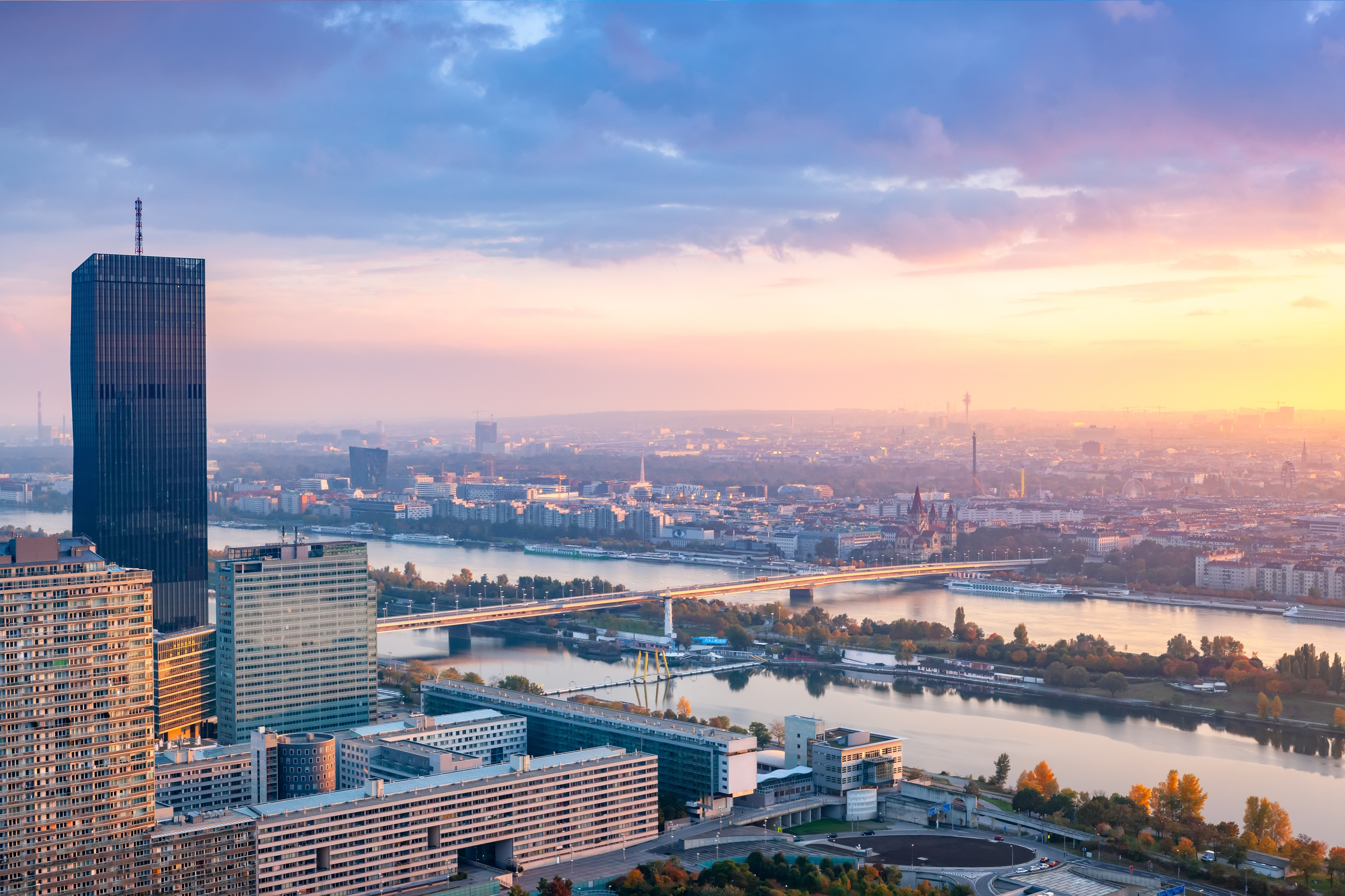 Ausblick vom Wiener Donauturm | Credit: iStock.com/magann