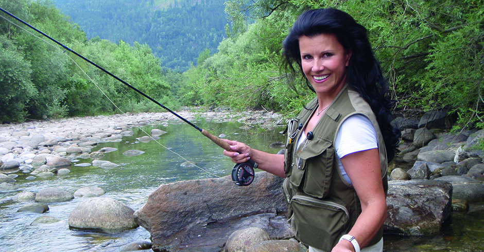 Anita Frauwallner beim Fischen