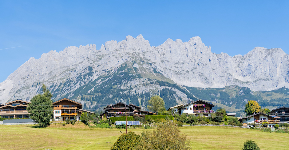 Einfamilienhäuser am Wilden Kaiser | Credit: iStock.com/Elisabeth Schittenhelm