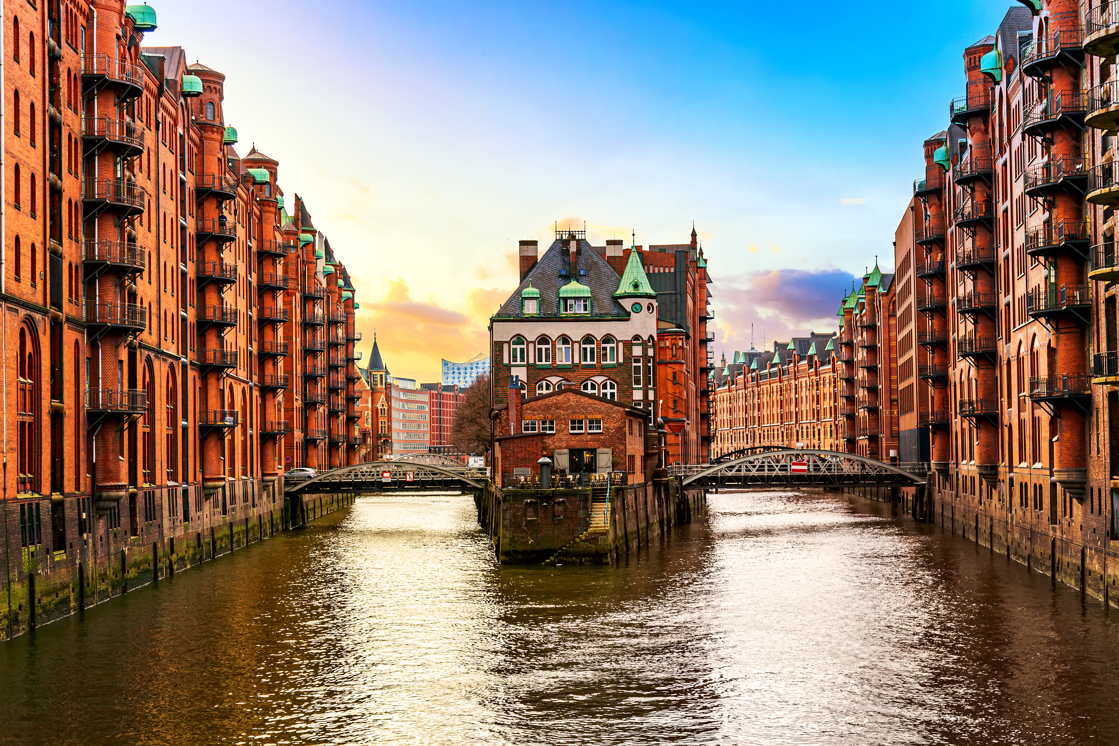 Speicherstadt &amp; Kontorhausviertel in Hamburg | Credit: iStock.com/Nikolay N. Antonov