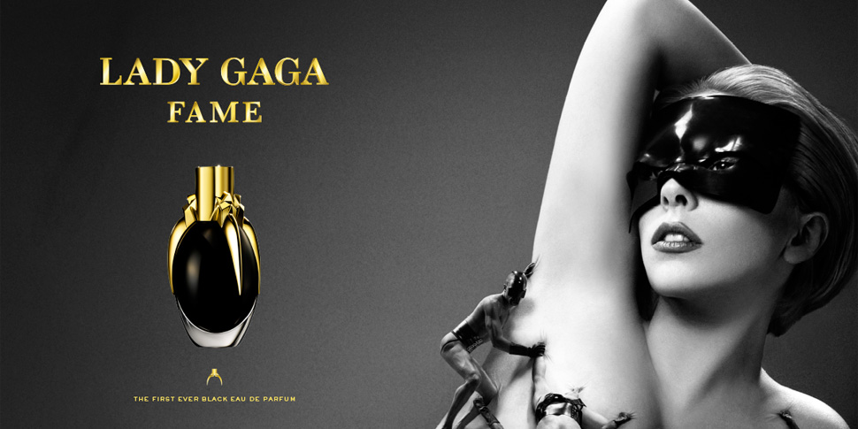 Anzeige mit Flakon und der Sängerin