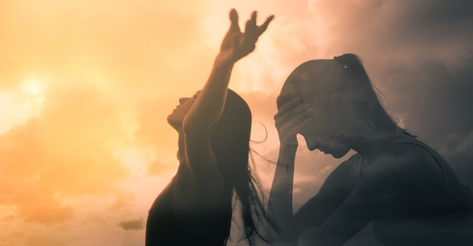 Eine glückliche und eine unglückliche Frau | Credit: iStock.com/kieferpix