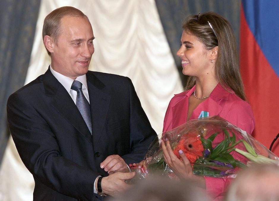 Wladimir Putin und Alina Kabajewa I Credit: SERGEI CHIRIKOV/AFP/picturedesk.com