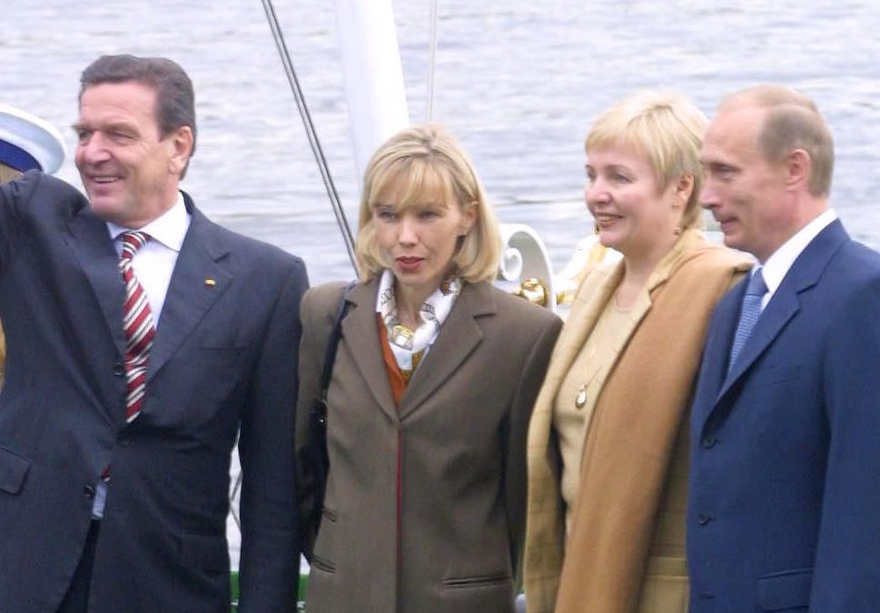 Ehepaare Putin und Schröder | Credit: TH‹RINGEN PRESS / Action Press / picturedesk.com