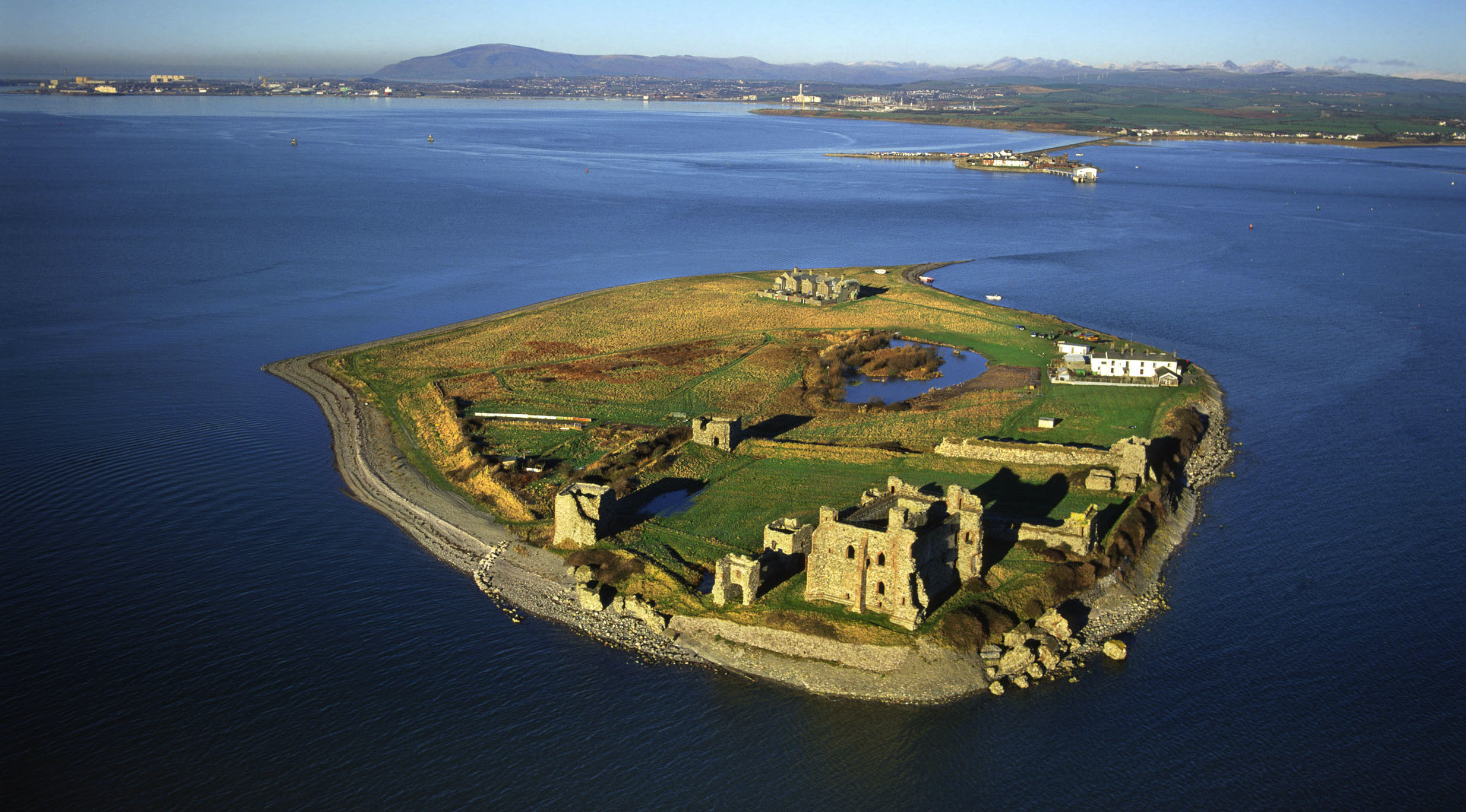 Piel Island | Credit: Dae Sasitorn / Mary Evans / picturedesk.com