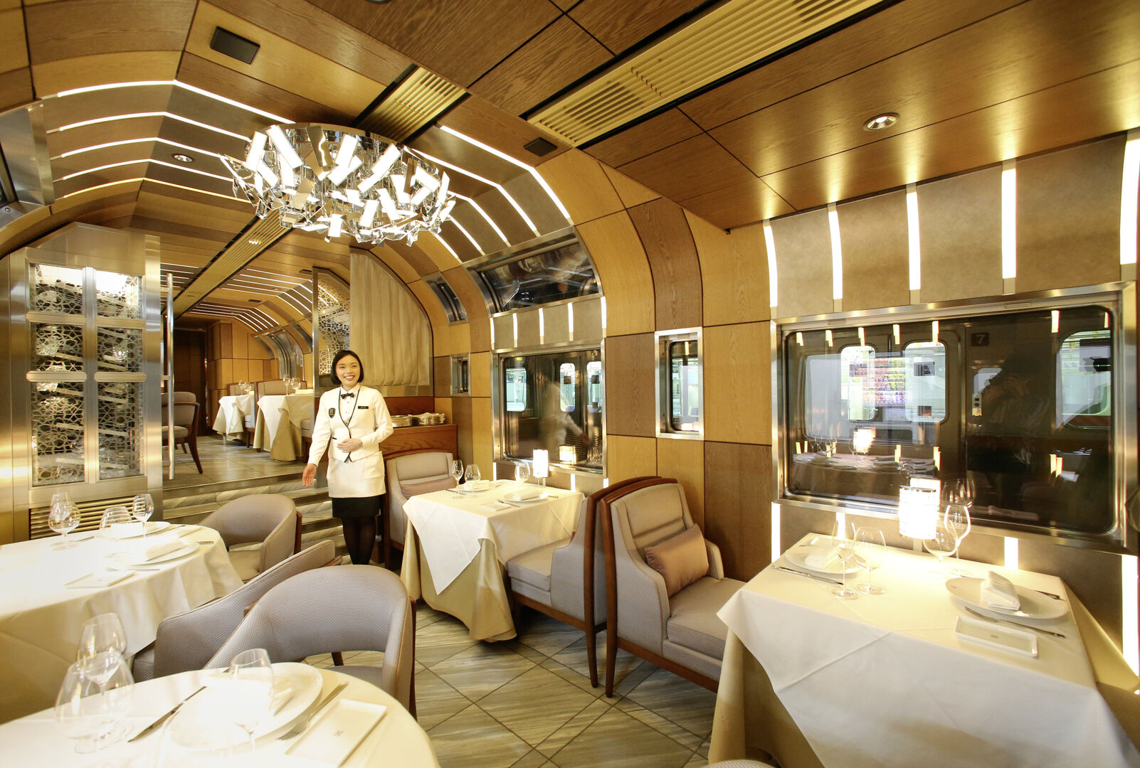 Ein futuristischer Luxuszug, der auch „vier Jahreszeiten“ genannt wird