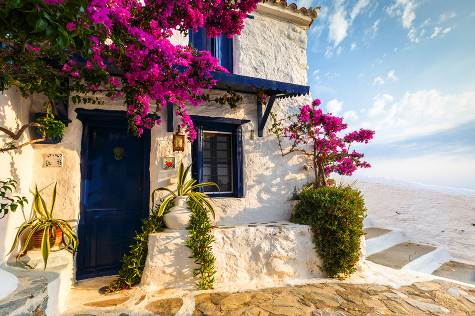 Haus auf Skopelos | Credit: iStock.com/milangonda