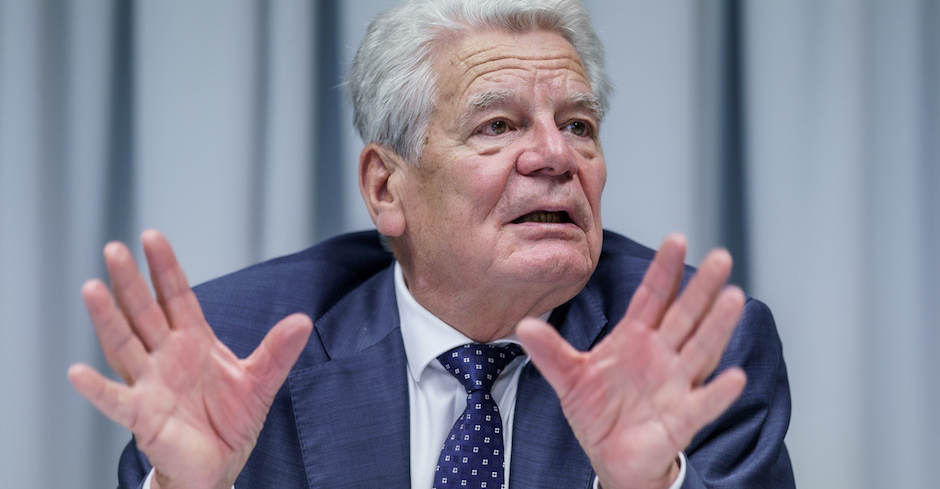 Porträt, gestikulierend