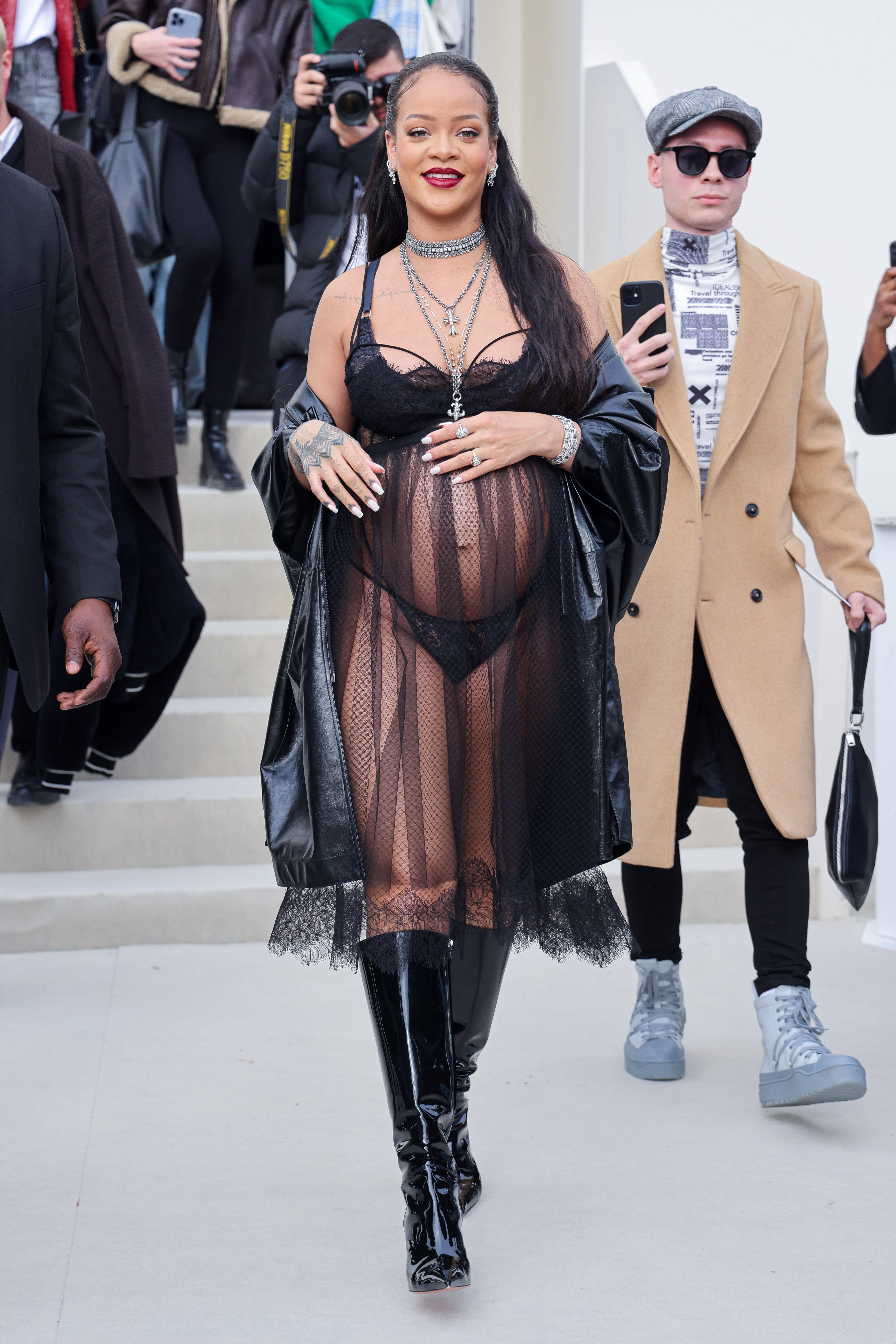 Rihanna auf der Pariser Fashion Week
