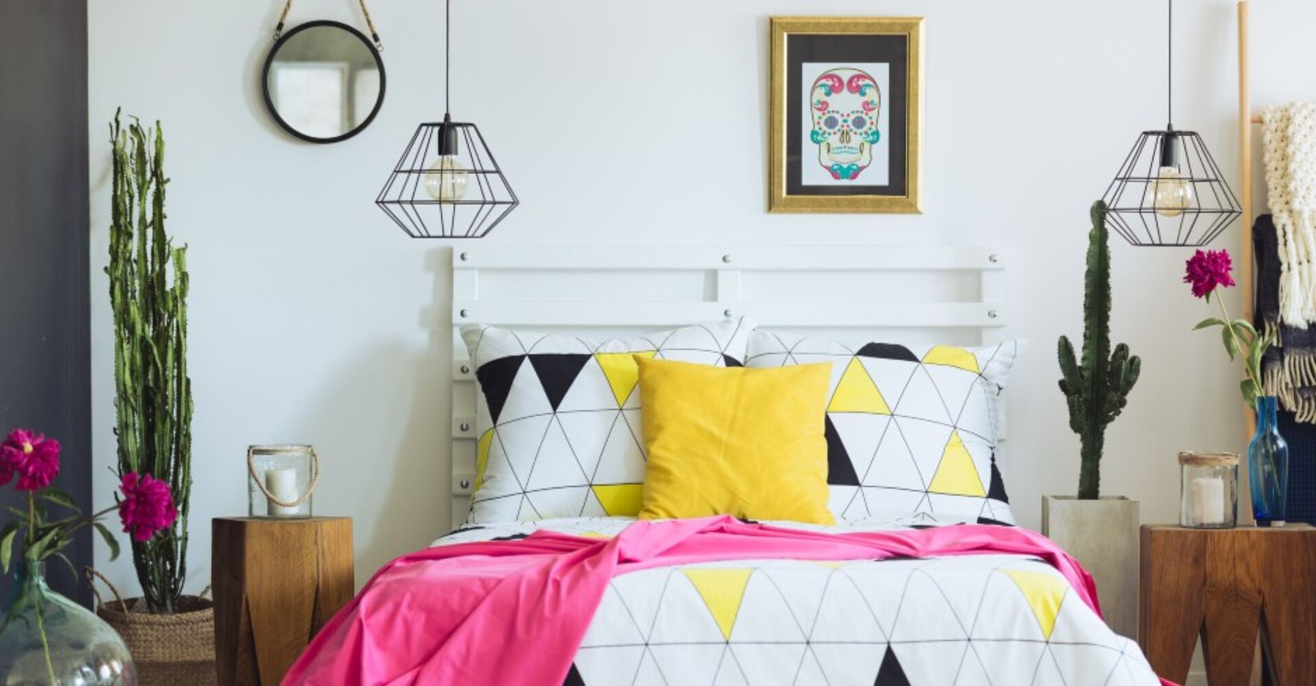 Schlafzimmer mit geometrischem Muster | Credit: iStock.com/KatarzynaBialasi