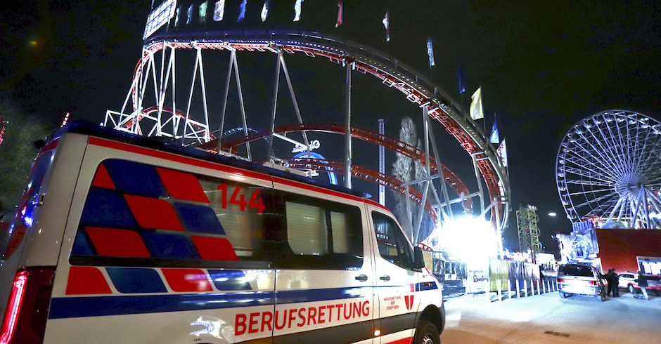 Rettung eilt zu Unfall in den Wiener Prater | Credit: ALEX HALADA/APA/picturedesk.com