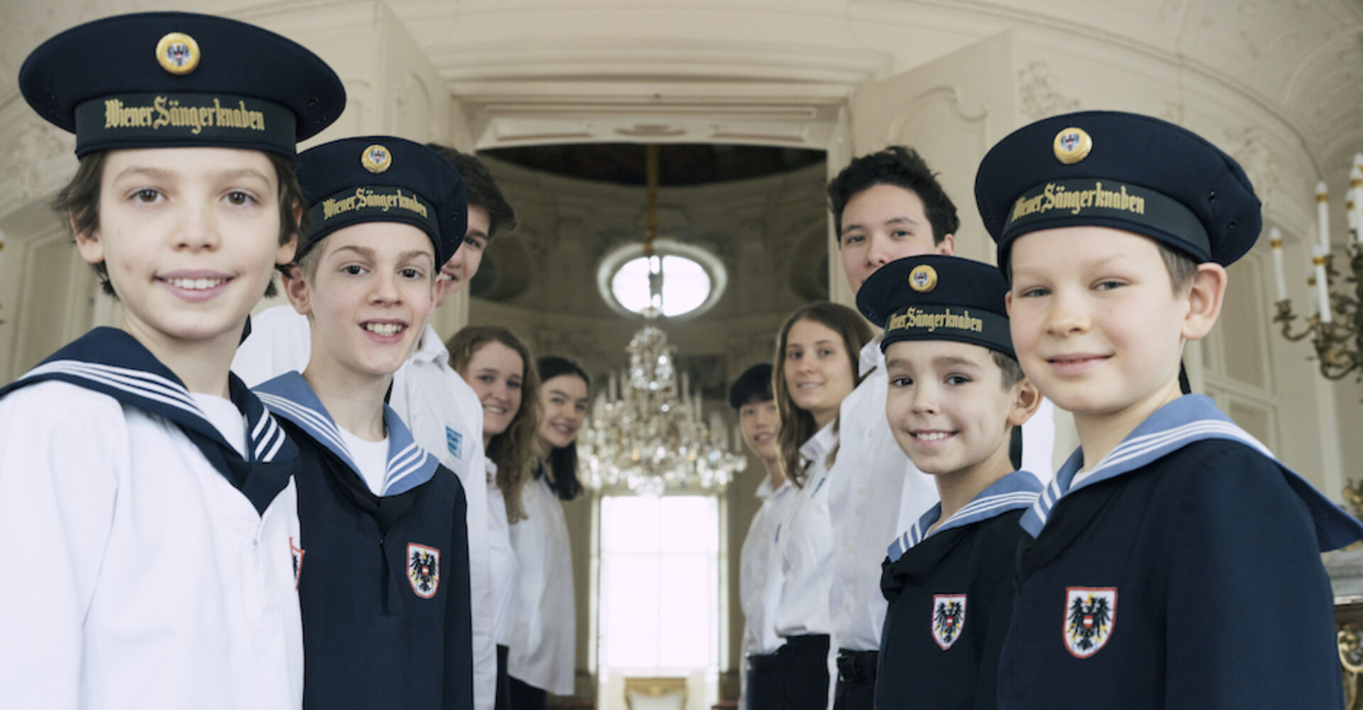 Sängerknaben in ihren Uniformen | Credit:  Lukas Beck
