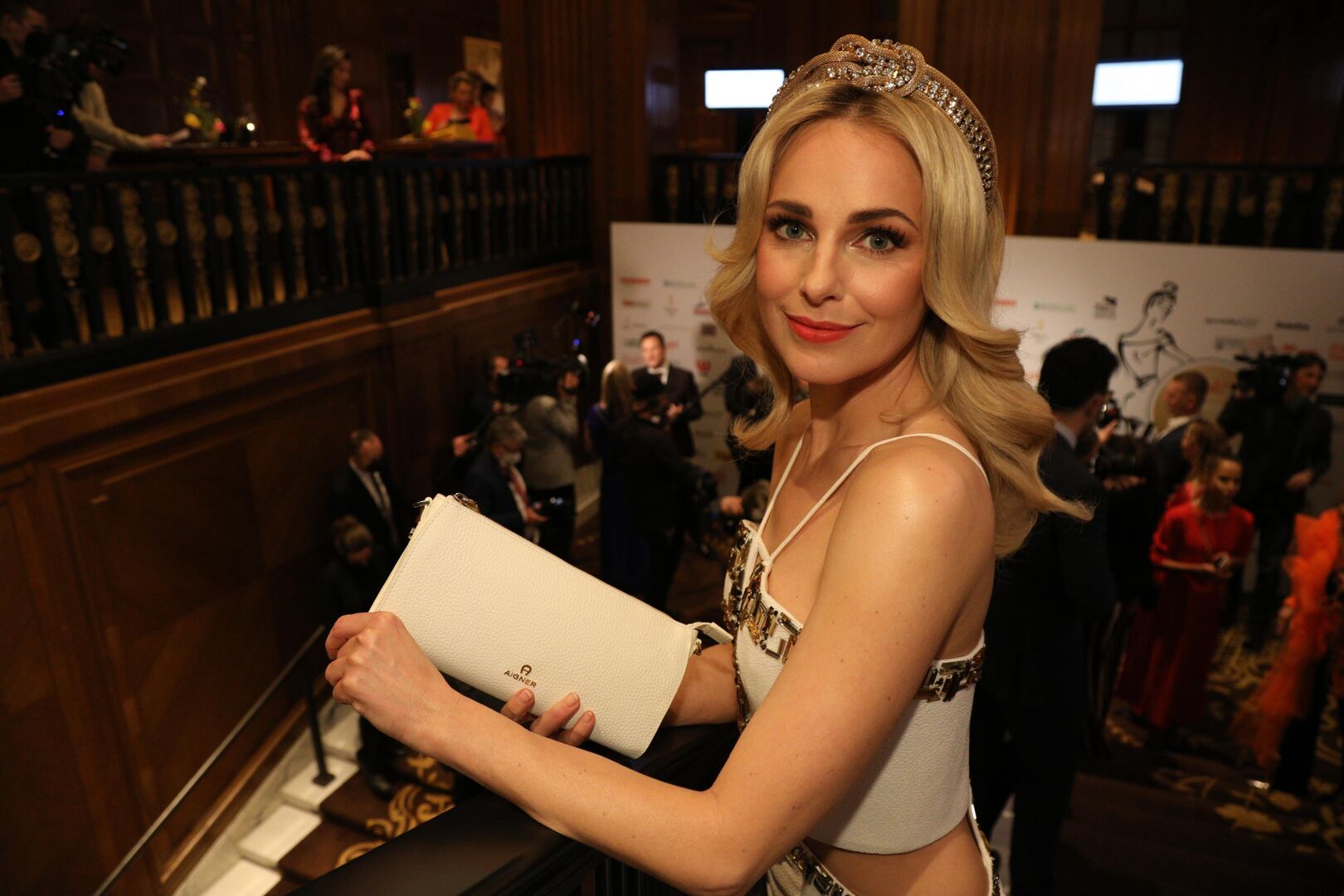 Moderatorin Silvia Schneider