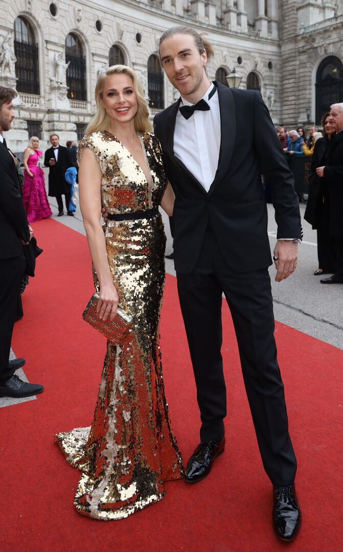 Silvia Schneider und Sänger Jamie Harrison