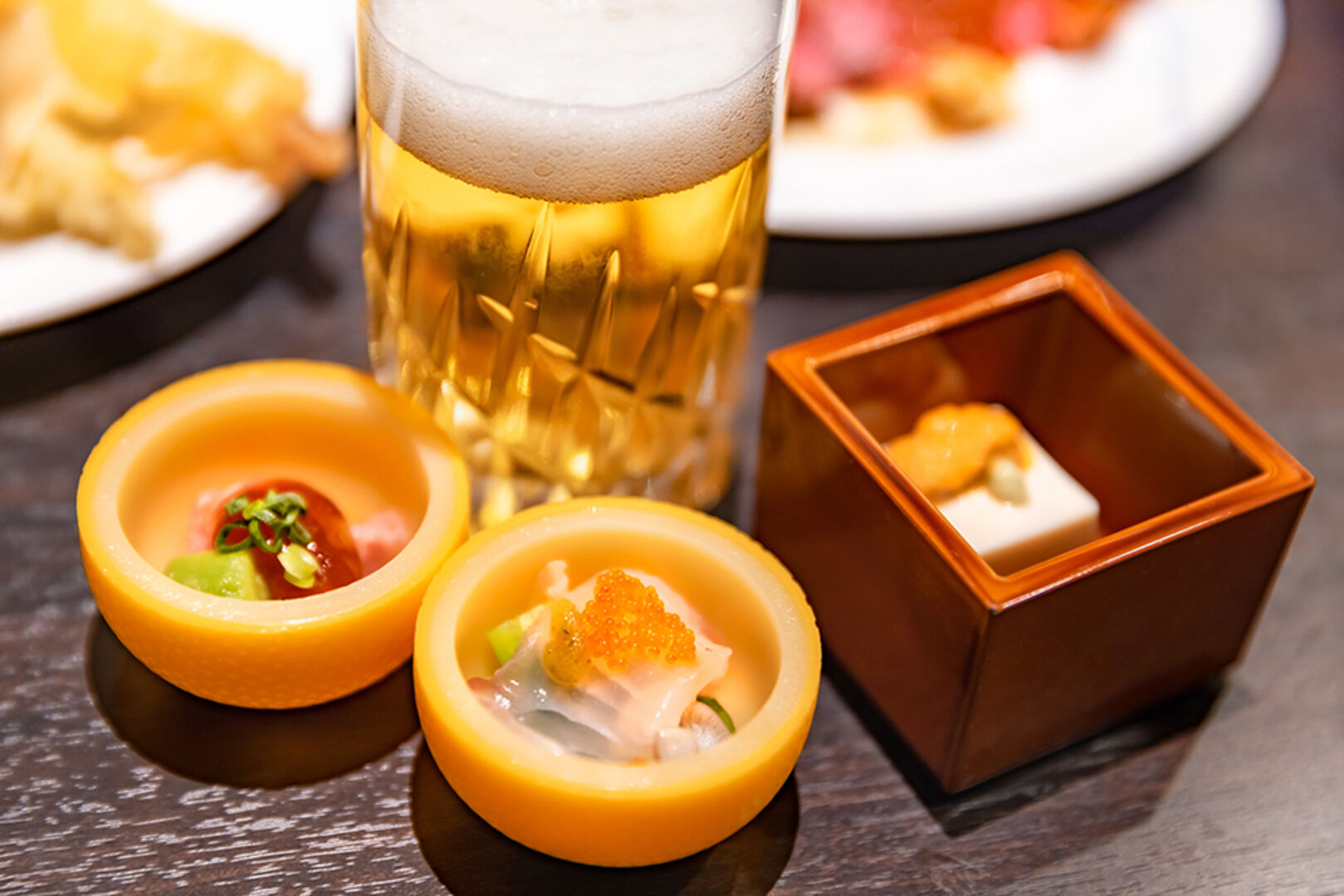 Japanisches Bier und Snacks | Credit: iStock.com/taka4332