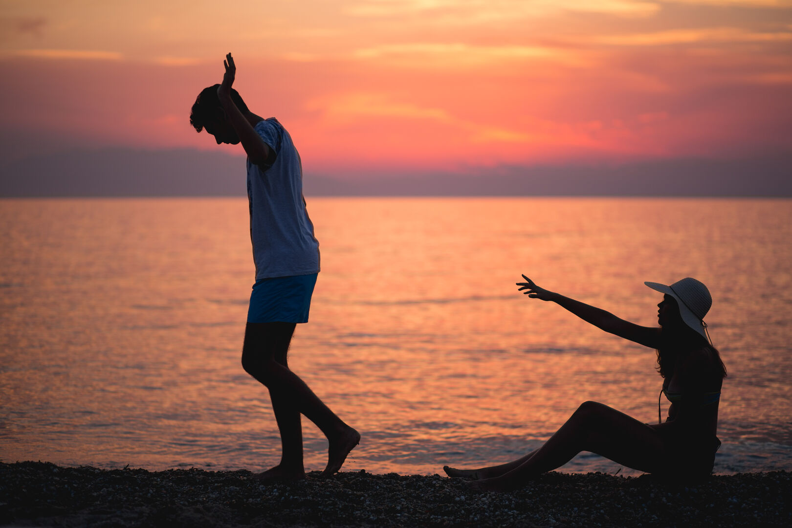 Enttäuschter Mann lässt Frau zurück
