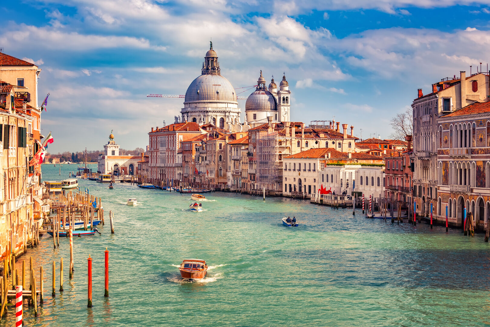 Lagunenstadt Venedig, Italien | Credit: iStock.com/ sborisov