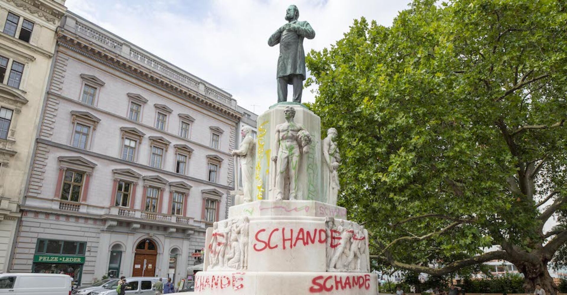 Beschmierte Statue am Dr.-Karl-Lueger-Platz | Credit: Tobias Steinmaurer/picturedesk.com