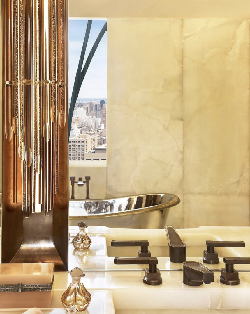 Bad im neuen Steinway Tower | Credit: www.instagram.com/p.e.guerin/P.E. Guerin, since 1857