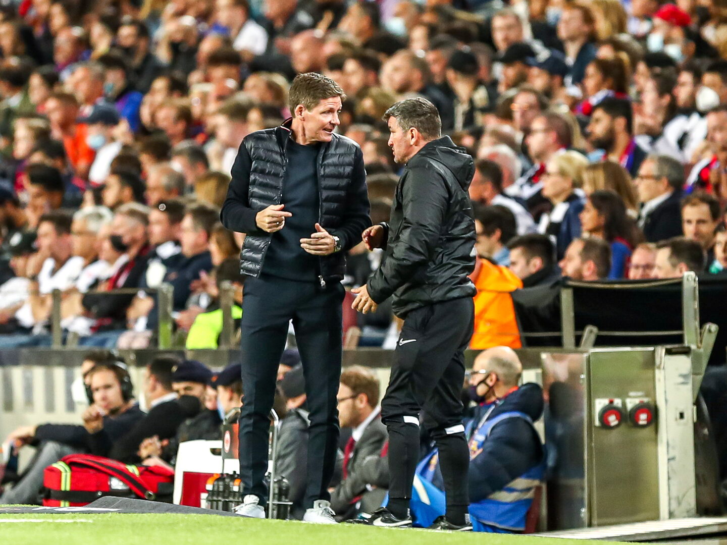 Oliver Glasner und sein Co-Trainer Michi Angerschmid. | Credit: Eibner / EXPA / picturedesk.com