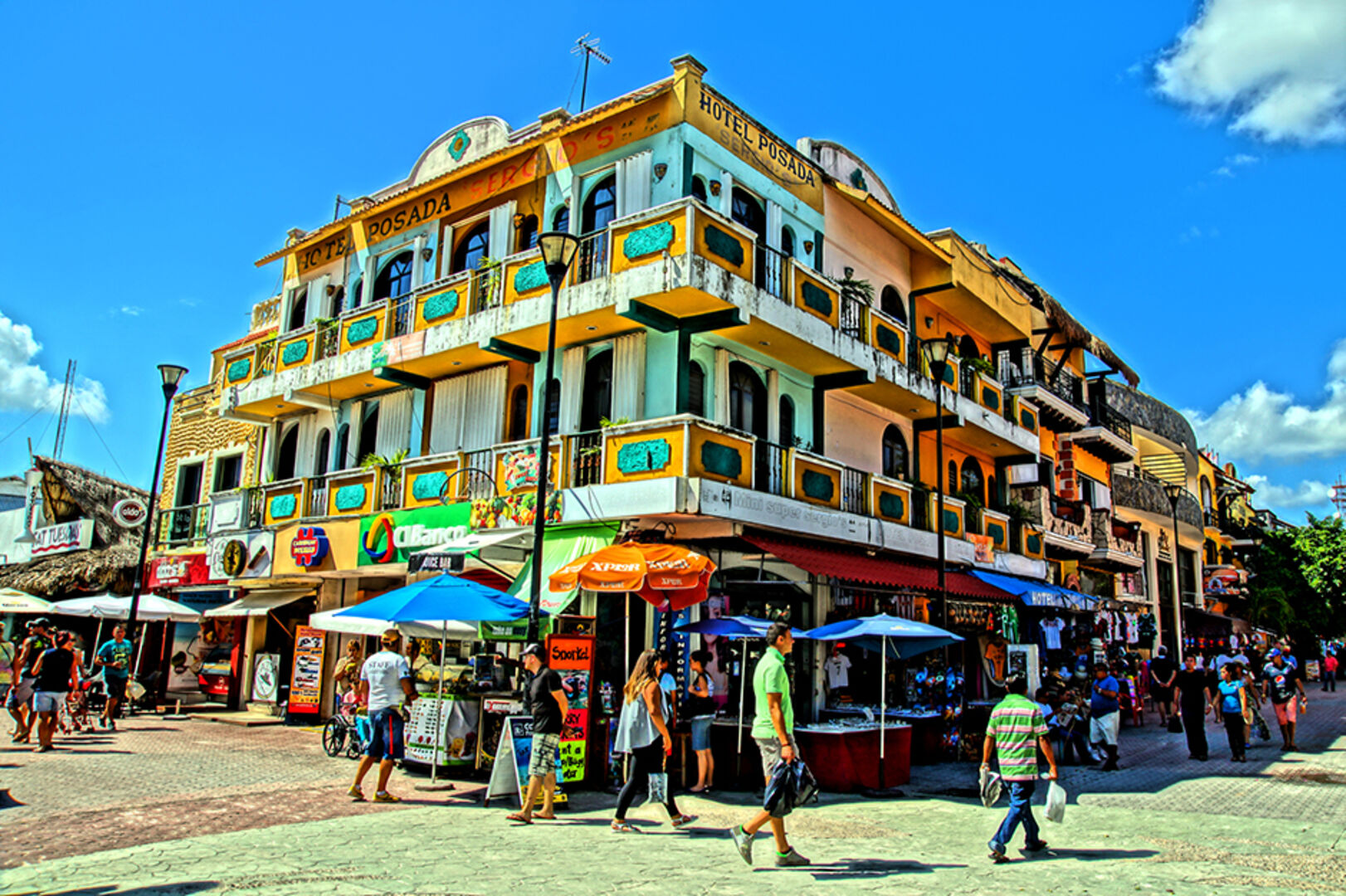 Die Quinta Avenida in Playa del Carmen | Credit: iStock.com/Iacob MADACI