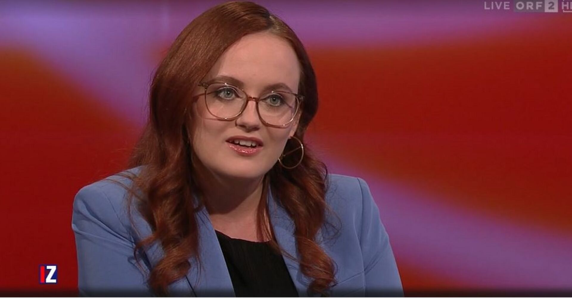 Generalsekräterin Laura Sachslehner im Studio der Diskussionssendung &quot;Im Zentrum&quot;