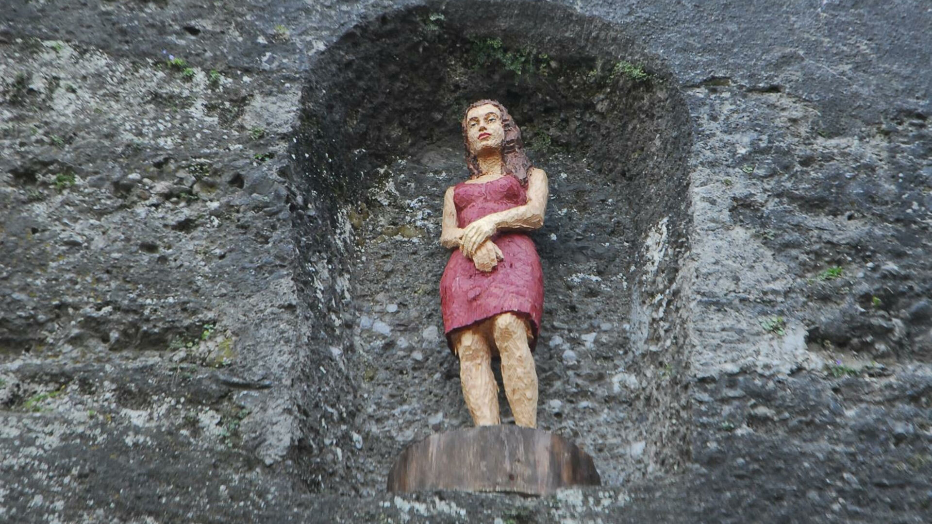 Die &quot;Frau im Fels&quot; in Salzburg. | Credit: Salzburg Foundation/Sammlung Wörth