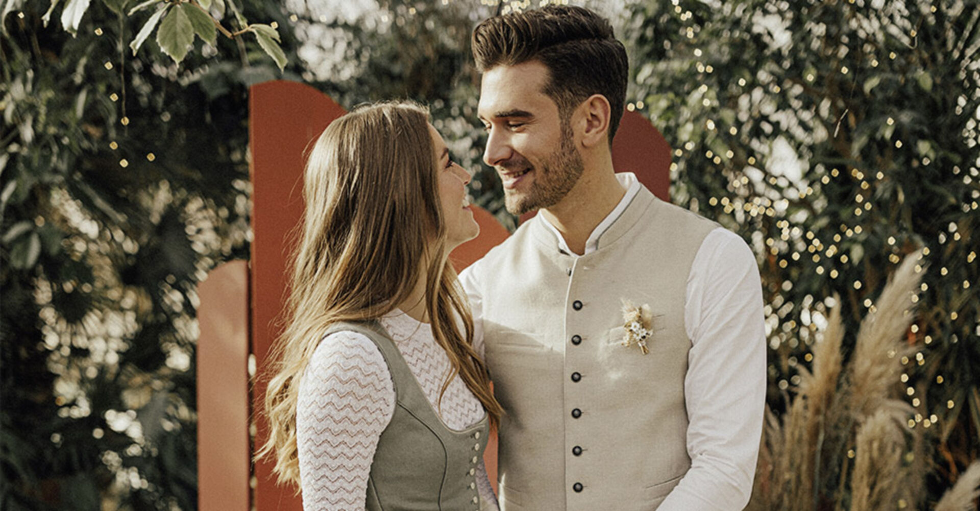 ER und SIE perfekt gekleidet in Tracht