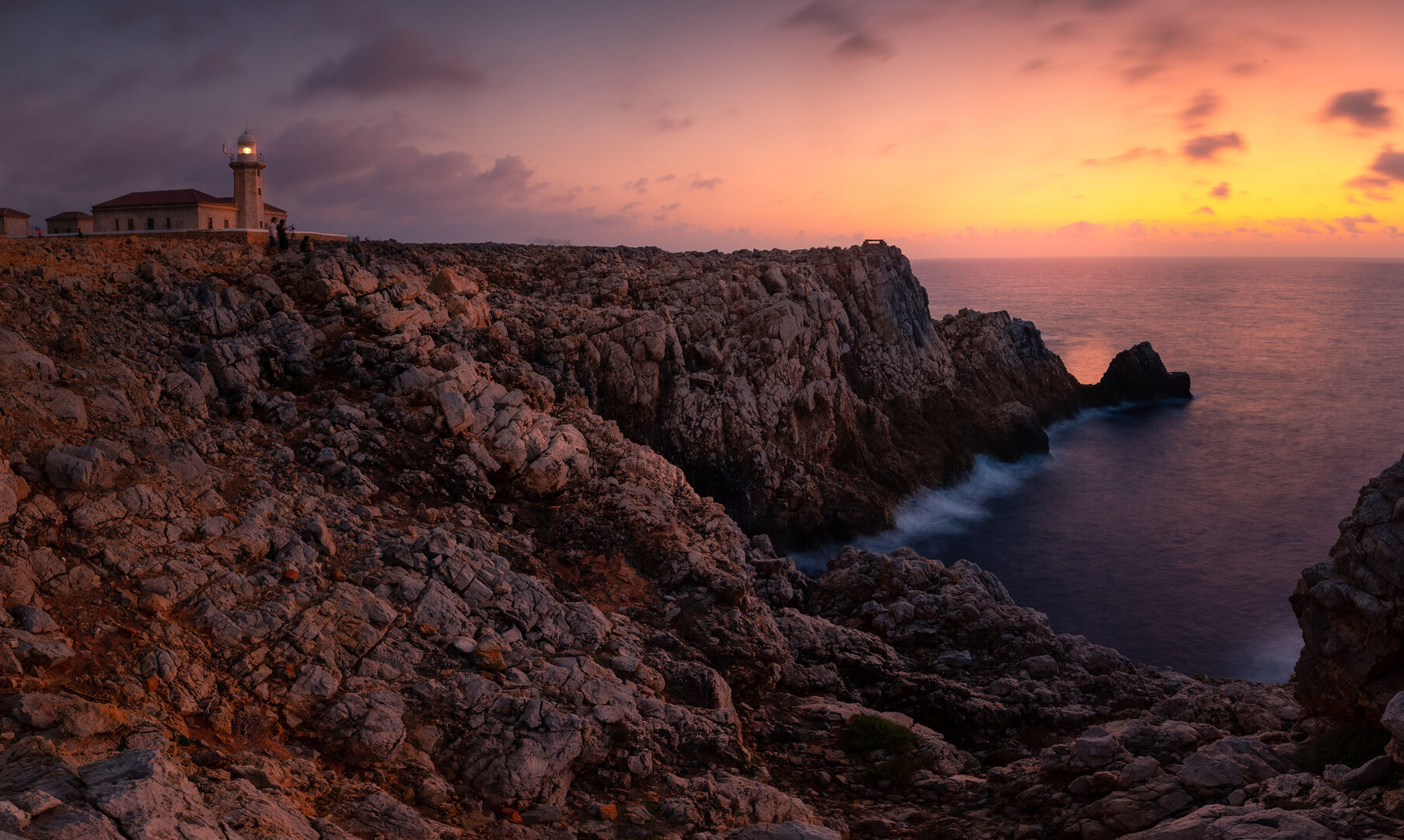 Leuchtturm auf Menorca | Credit: iStock.com/ Jorge Garcia Argazkiak